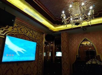 myanmar-burma/yangon/sanchaung/nightclub/world-wide-ktv