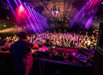 switzerland/zurich/niederdorf/nightclub/kaufleuten-klub