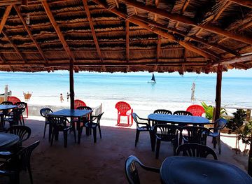 mozambique/bazaruto-archipelago/nightclub/tropical-bar