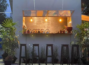 myanmar-burma/pyin-oo-lwin/nightclub/tea-stenary