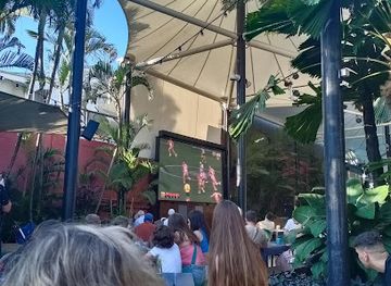 australia/cairns/port-douglas/nightclub/verandah-bar