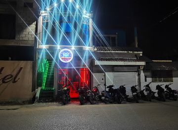 guatemala/peten/nightclub/kharma-bar-dacing