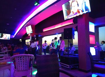 LA VUE LOUNGE