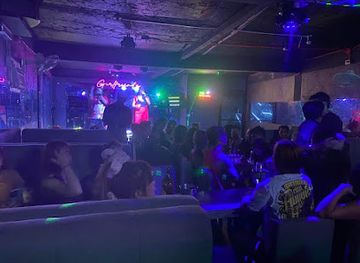 philippines/coron/nightclub/girlfriends-comedy-and-hosto-bar