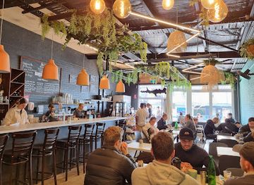 australia/jervis-bay/nightclub/salty-joe-s