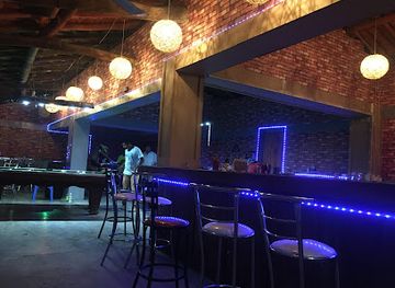 mexico/tierra-caliente/nightclub/centro-de-quetzeria