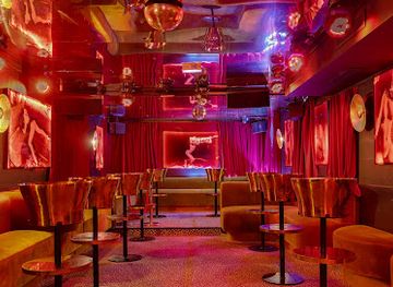 france/paris/montmartre/nightclub/chez-moune