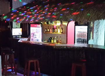 mozambique/inhambane/nightclub/zoom-bar