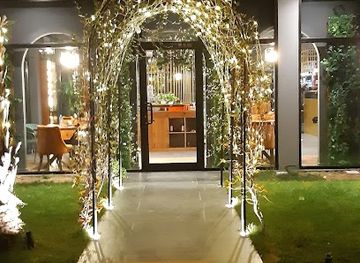 albania/lezhe/nightclub/island-lounge-bar-and-pizzeria