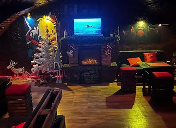 ukraine/chernivtsi/central-square/nightclub/red-lamp