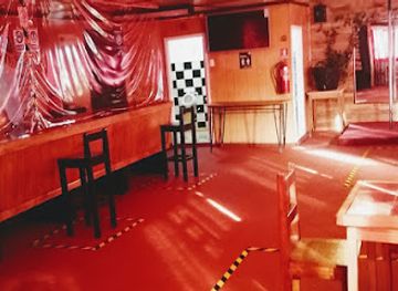 chile/puerto-natales/nightclub/restaurant-el-trebol