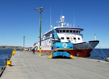 chile/puerto-natales/nightclub/muelle-waldemar-hofmann-kochifas-puerto-natales