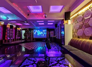 myanmar-burma/sagaing-region/nightclub/soprano-ktv