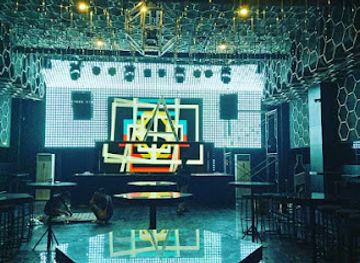 indonesia/yogyakarta/prawirotaman/nightclub/platinum-kitchen-bar-lounge