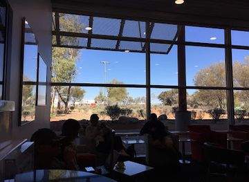 australia/macdonnell-ranges/nightclub/qantas-club-alice-springs