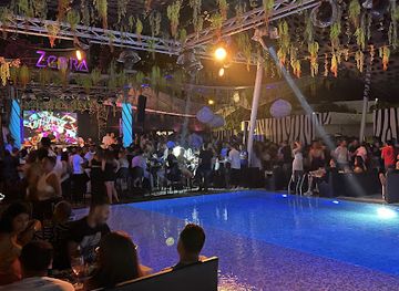 tunisia/matmata/nightclub/zebra-club