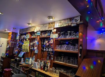 ireland/mizen-head/nightclub/dessie-s-bar