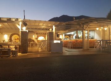 greece/santorini/perissa/nightclub/waves