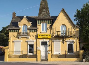 Mãbuhãy Privaat Club