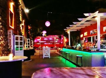 greece/santorini/fira/nightclub/mamounia