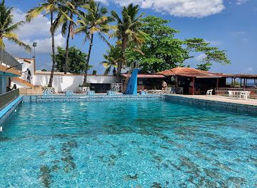 comoros/grand-comore/nightclub/le-coelecanthe-restaurant-et-piscine