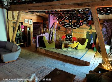 poland/bieszczady-mountains/nightclub/hipisowka