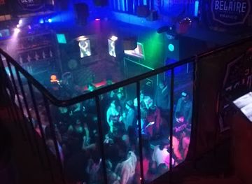 Saint Champagne Bar & Lounge - Nightclub