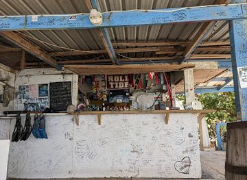 saint-kitts-and-nevis/dieppe-bay-town/nightclub/discovery-beach-bar-reef-grill