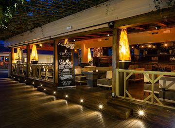 italy/garfagnana/nightclub/twiga-beach-club