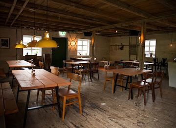 faroe-islands/sandavagur/nightclub/fiskastykkio-uti-a-gjogv