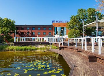 poland/zegrze-reservoir/nightclub/hotel-500