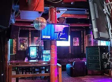 finland/espoo/leppavaara/nightclub/bestis-karaoke-nightlife