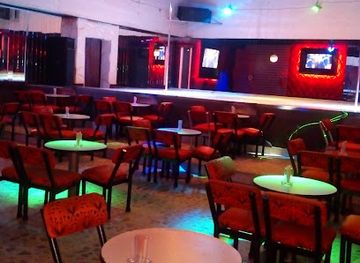 Chicas Bar