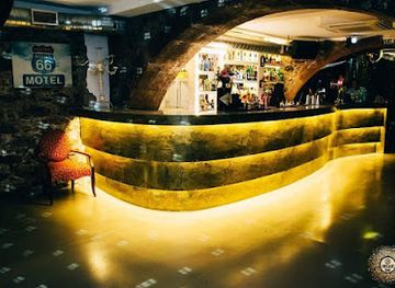 portugal/madeira/nightclub/23-vintage-bar