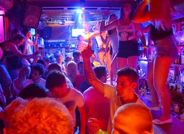 West bar