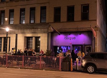 illinois/springfield/nightclub/clique