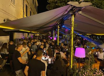 croatia/trogir/nightclub/martinino-cocktail-caffe-bar