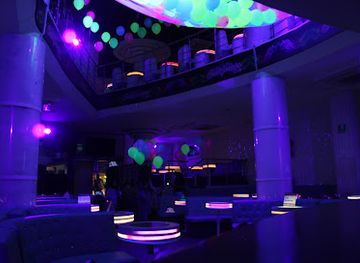 colombia/medellin/envigado/nightclub/california-club