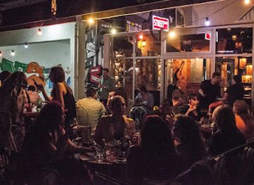 Street bar