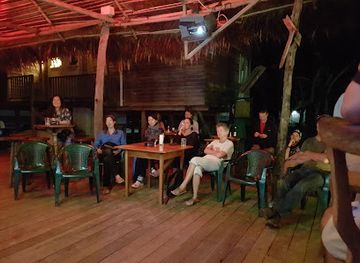 belize/hopkins/nightclub/windschief-beach-bar-and-minigolf