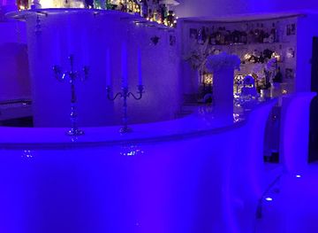 italy/naples/spaccanapoli/nightclub/miami-barroom