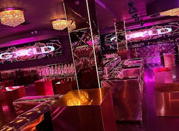 Gold Fashion Dance Club