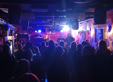 slovenia/koper/nightclub/figa-rock-bar