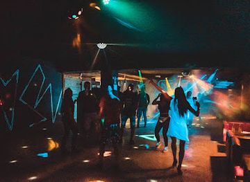 NO LIMIT NIGHT CLUB