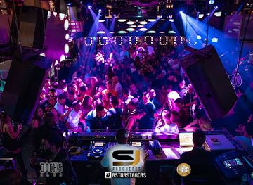 Dock's Club