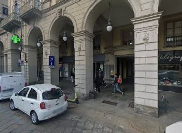 italy/turin/centro/nightclub/qiu-weiling