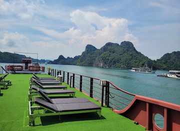 vietnam/ha-long/tuan-chau-island/nightclub/pegasus-cruises-halong-bay-lan-ha-bay