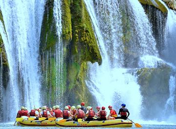 bosnia-and-herzegovina/una-national-park/nightclub/bijeli-una-rafting-centar