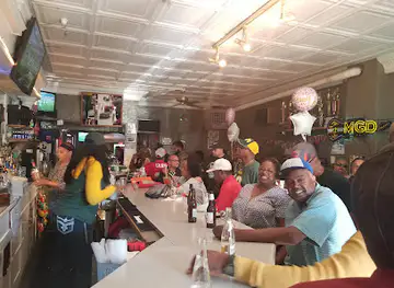 BUCK'S LOUNGE