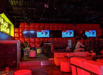 virginia/blue-ridge-parkway/nightclub/darna